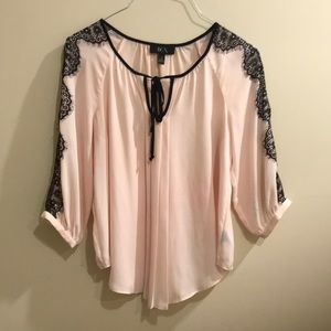 Women BCX size”S”pretty top e lacework.Chic/NEW💕
